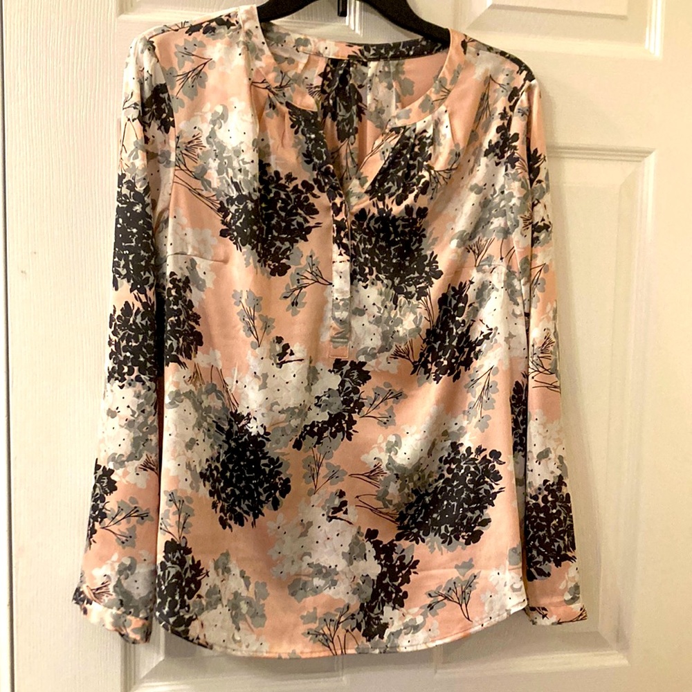 Floral Print 2 Button Flowing Blouse